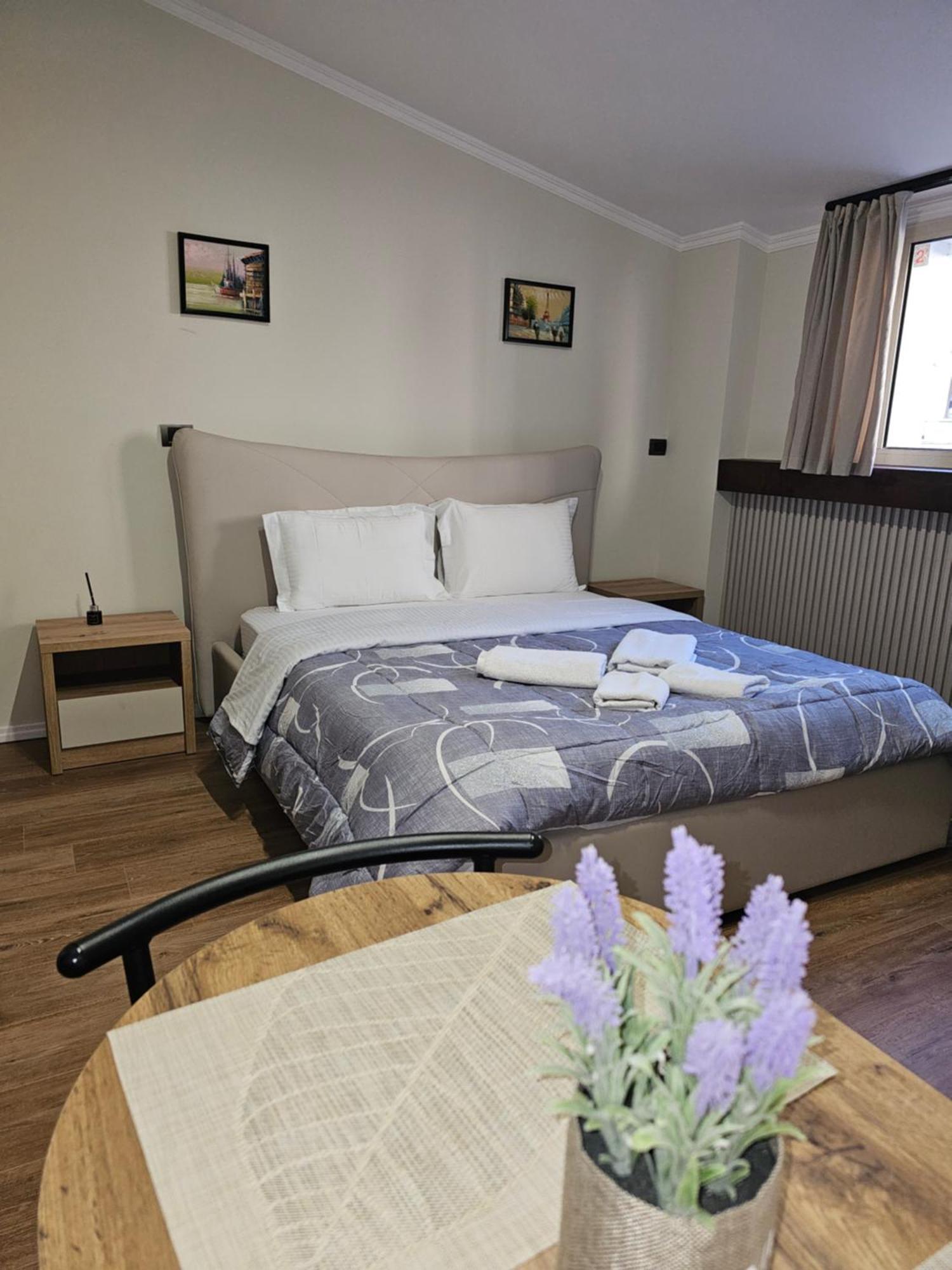 טיראנה Vila Tafa Apartments מראה חיצוני תמונה